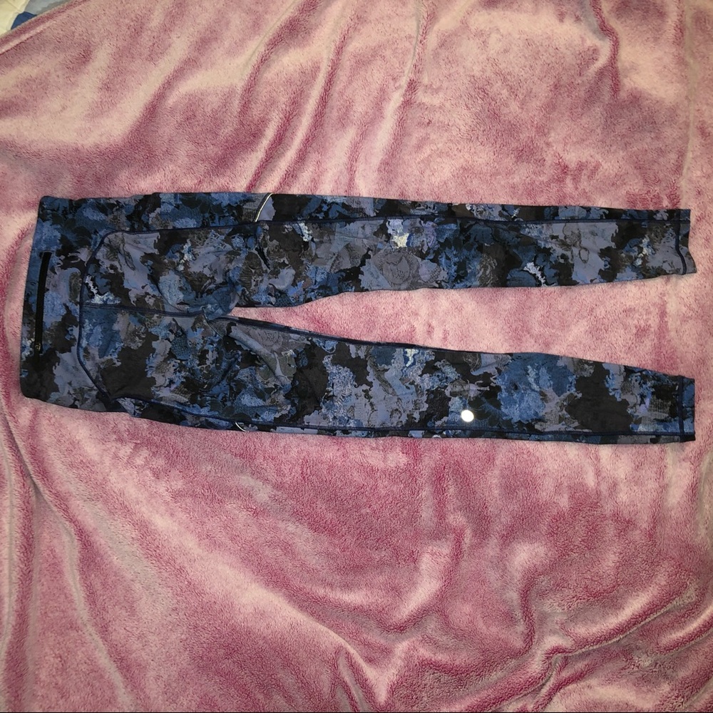 Size 2 Lululemon - Picture 2 of 3